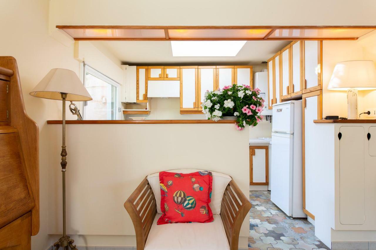 Haus Mit Garten Ueber Der Bucht Von Cannes Валорис Екстериор снимка