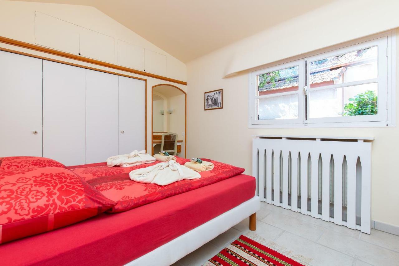 Haus Mit Garten Ueber Der Bucht Von Cannes Валорис Екстериор снимка