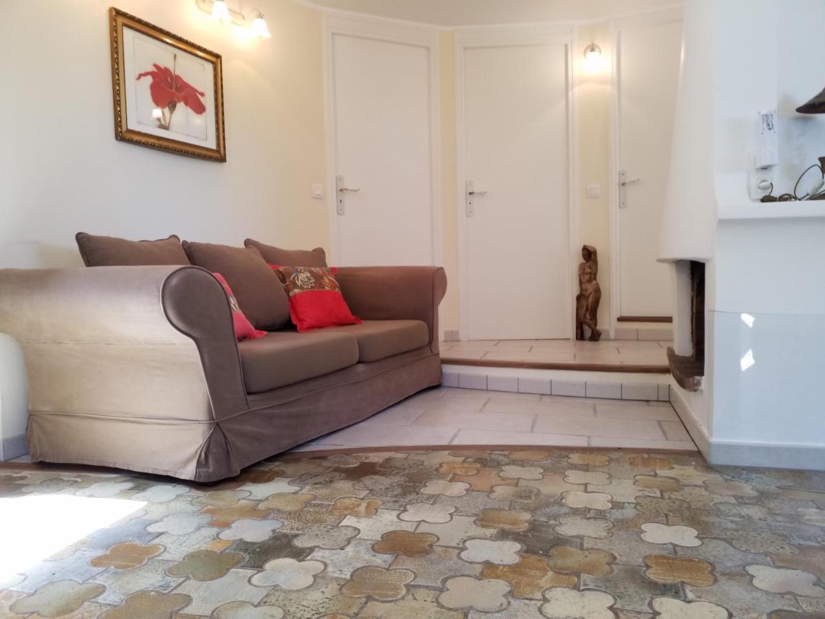 Haus Mit Garten Ueber Der Bucht Von Cannes Валорис Екстериор снимка